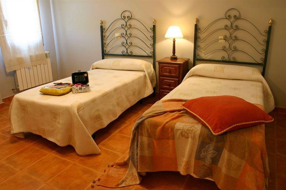 Sierra De Monfrague Apartment Torrejon el Rubio Bagian luar foto