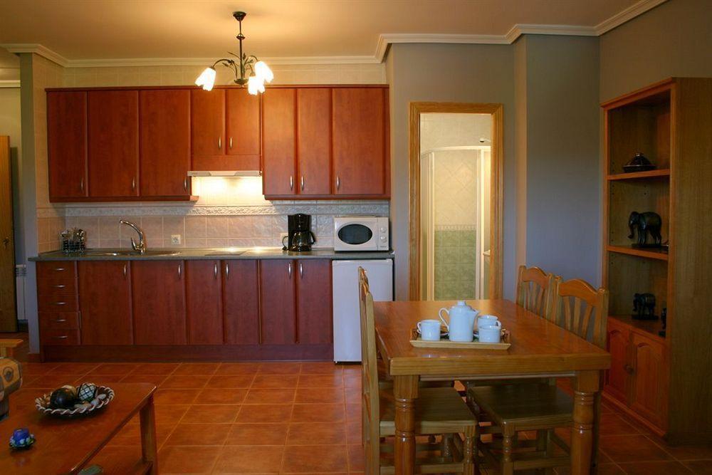 Sierra De Monfrague Apartment Torrejon el Rubio Bagian luar foto