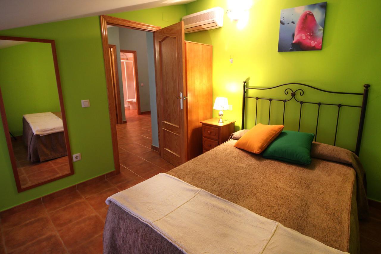 Sierra De Monfrague Apartment Torrejon el Rubio Bagian luar foto