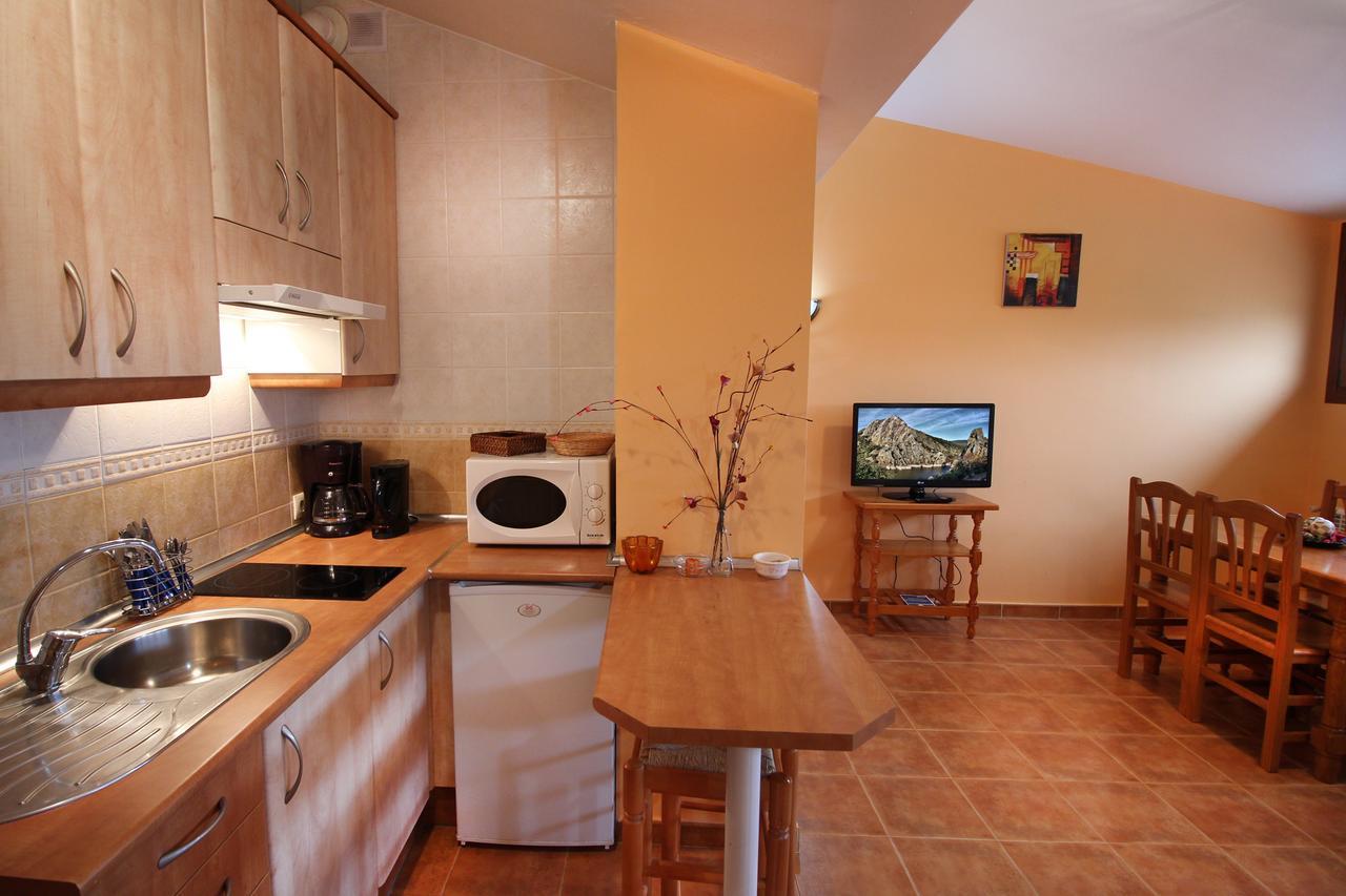 Sierra De Monfrague Apartment Torrejon el Rubio Bagian luar foto