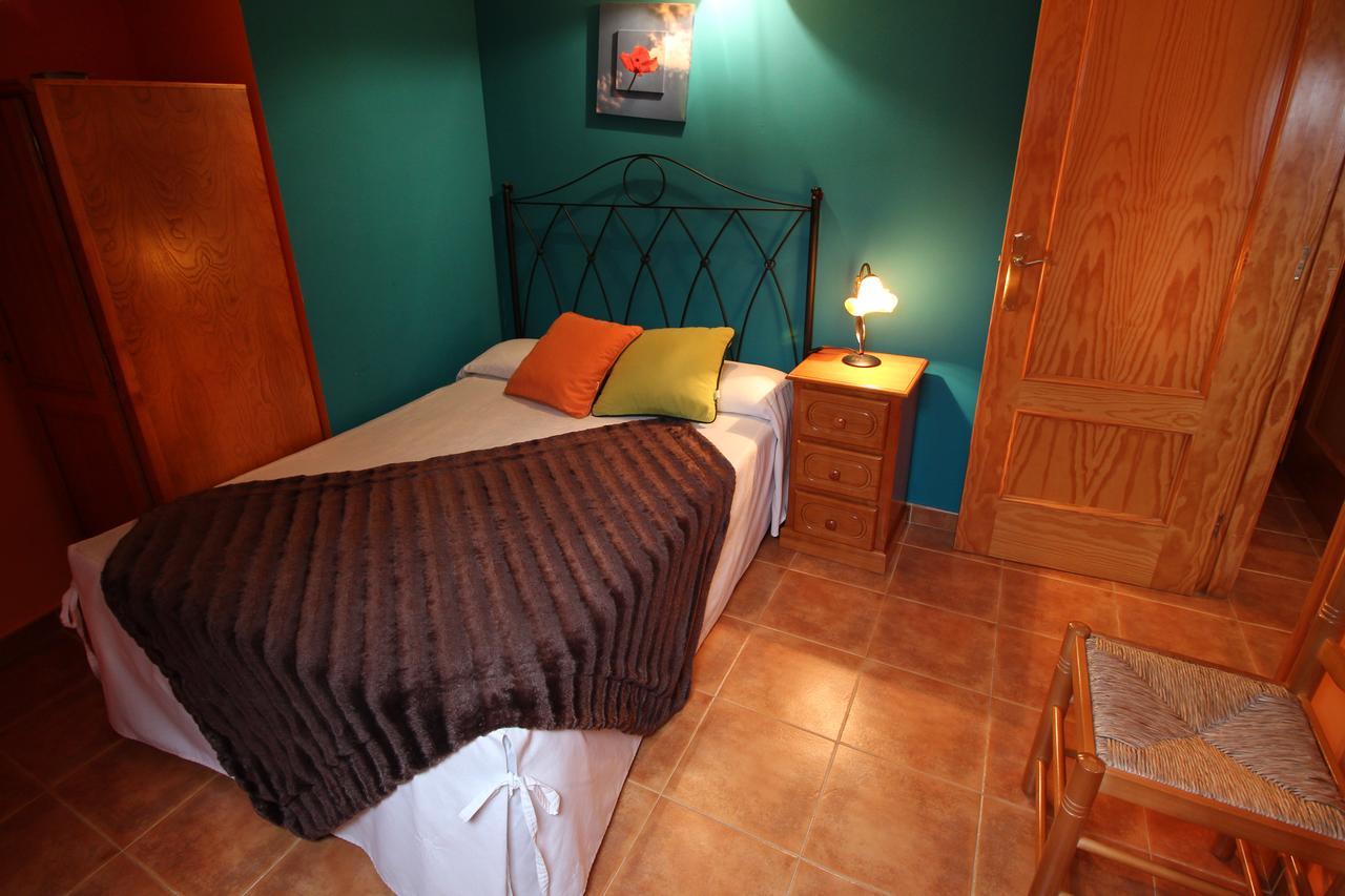 Sierra De Monfrague Apartment Torrejon el Rubio Bagian luar foto